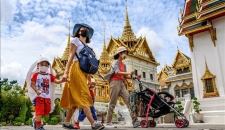 Thái Lan hối thúc du khách bị mắc kẹt sớm làm thủ tục gia hạn visa