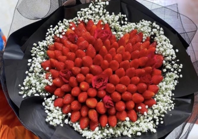 Hoa tươi đìu hiu ngóng khách, 