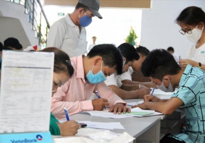 Nhóm lao động nào bị giảm lương nhiều nhất bởi Covid-19?