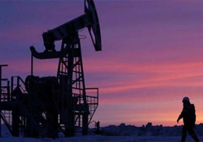 Giá dầu hôm nay 25/12: Tồn kho giảm, giá dầu tăng tốt